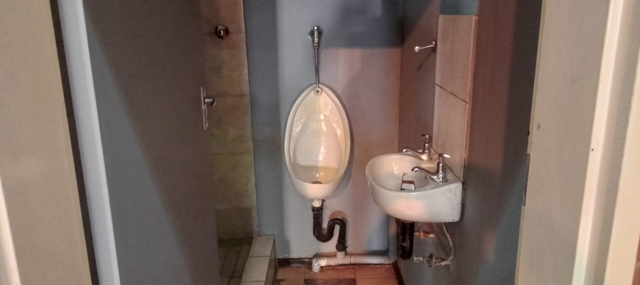 To Let commercial Property for Rent in Benrose Gauteng