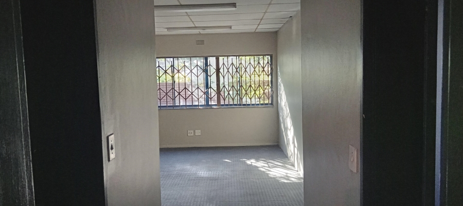 To Let commercial Property for Rent in Benrose Gauteng