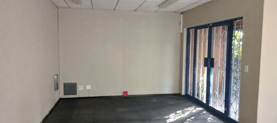 To Let commercial Property for Rent in Benrose Gauteng