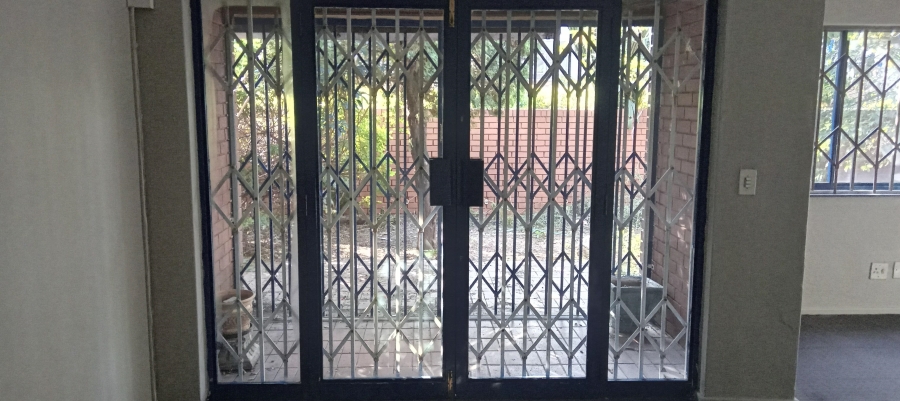 To Let commercial Property for Rent in Benrose Gauteng