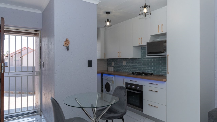 2 Bedroom Property for Sale in Eden Glen Gauteng