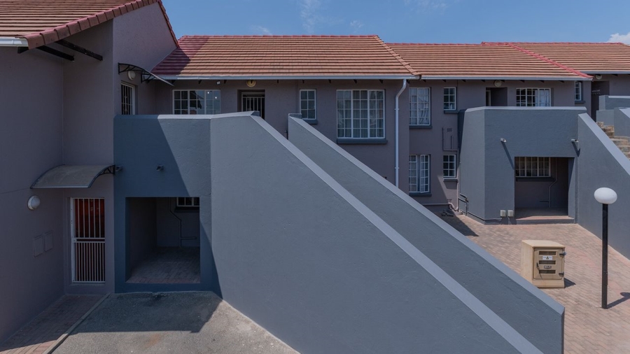 2 Bedroom Property for Sale in Eden Glen Gauteng