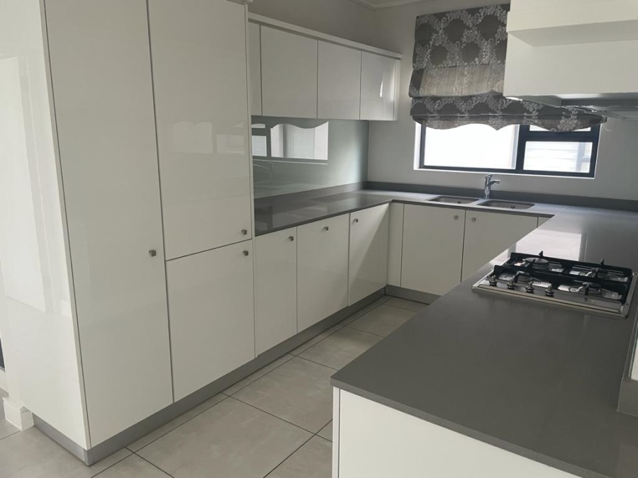 3 Bedroom Property for Sale in Waterfall Gauteng