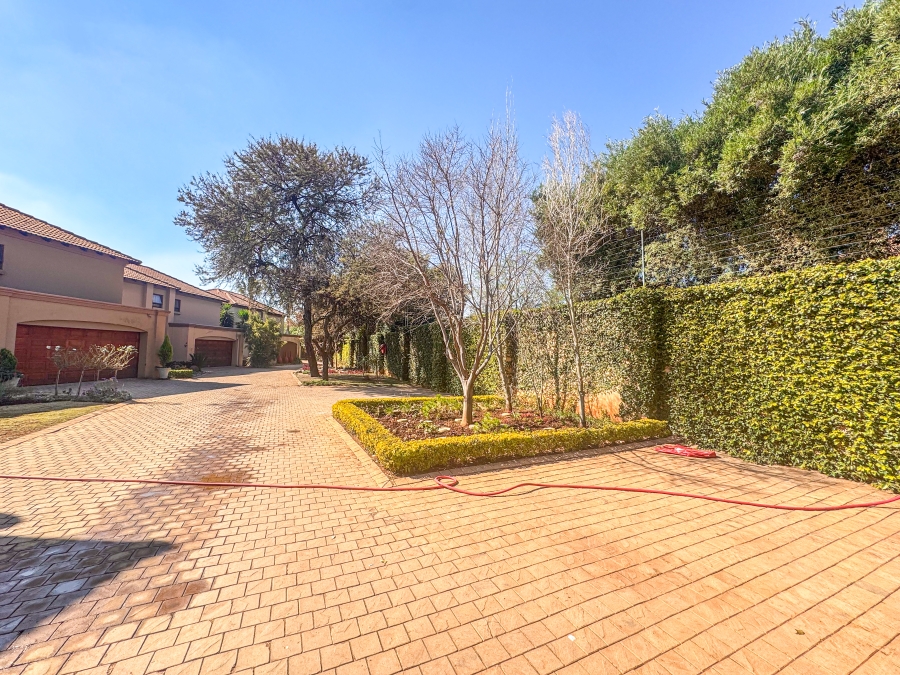 To Let 3 Bedroom Property for Rent in Silverwoods Country Estate Gauteng