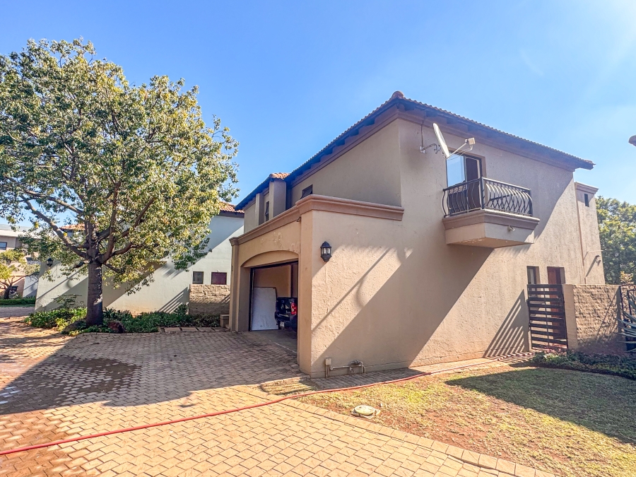 To Let 3 Bedroom Property for Rent in Silverwoods Country Estate Gauteng