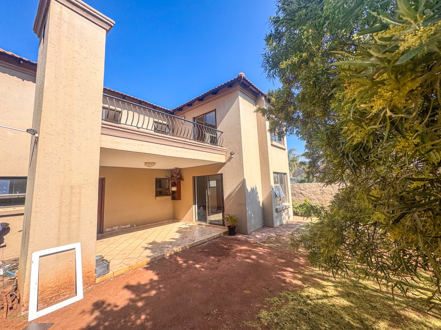 To Let 3 Bedroom Property for Rent in Silverwoods Country Estate Gauteng
