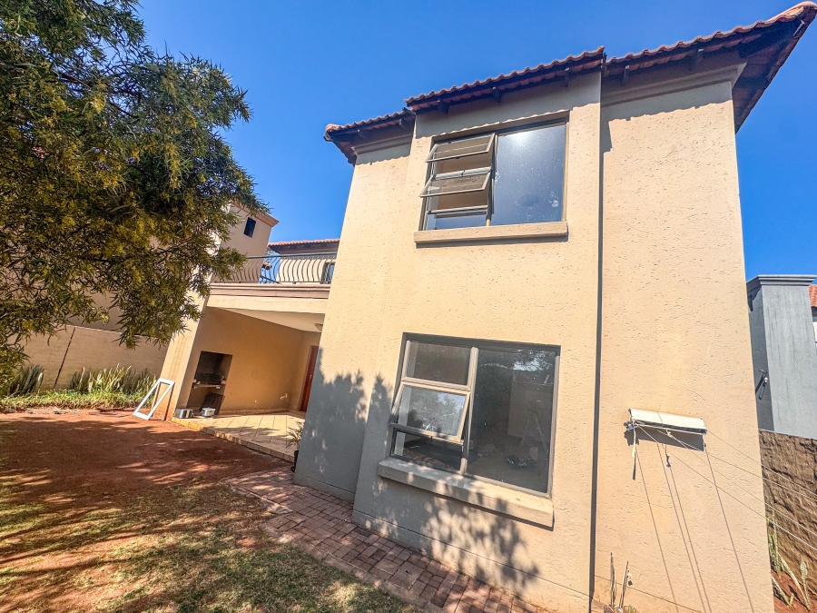 To Let 3 Bedroom Property for Rent in Silverwoods Country Estate Gauteng