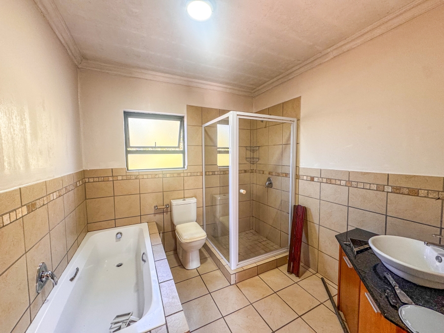 To Let 3 Bedroom Property for Rent in Silverwoods Country Estate Gauteng