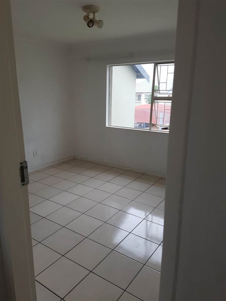 2 Bedroom Property for Sale in Vorna Valley Gauteng