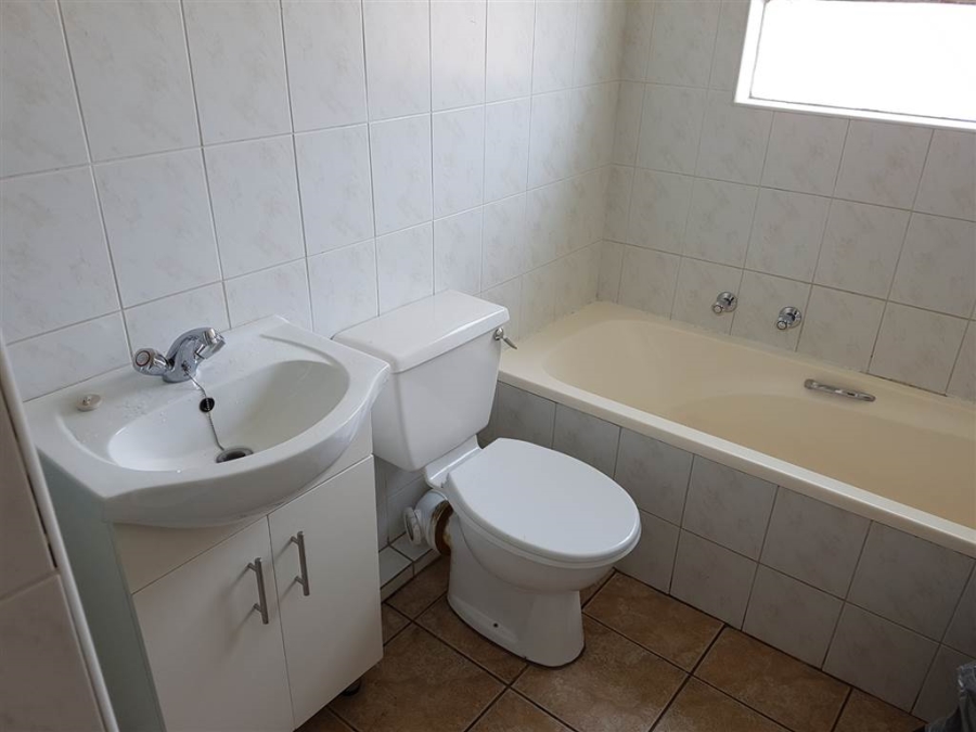 2 Bedroom Property for Sale in Vorna Valley Gauteng