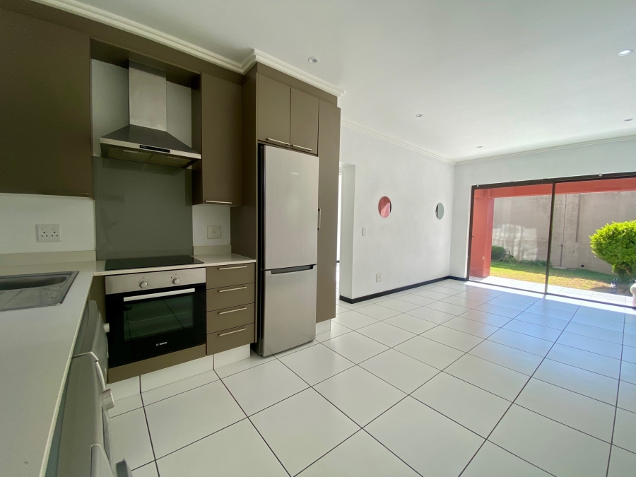 To Let 1 Bedroom Property for Rent in Fourways Gauteng