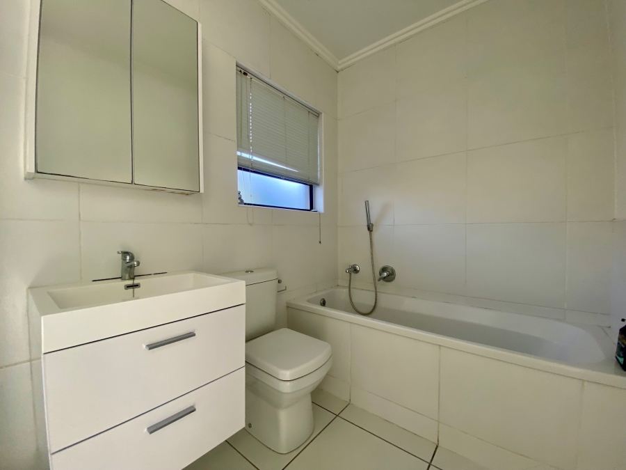 To Let 1 Bedroom Property for Rent in Fourways Gauteng