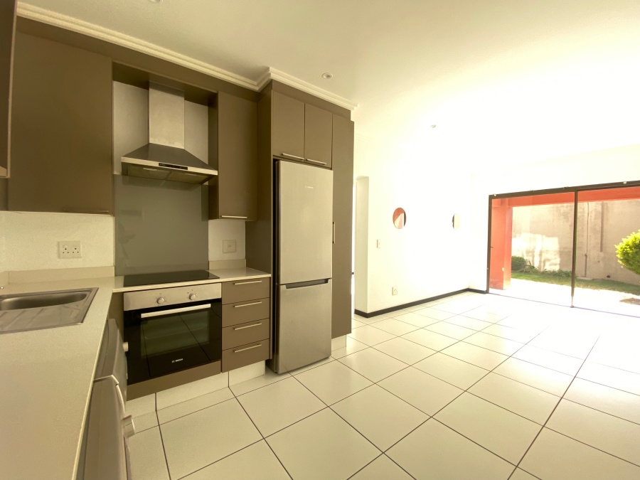 To Let 1 Bedroom Property for Rent in Fourways Gauteng