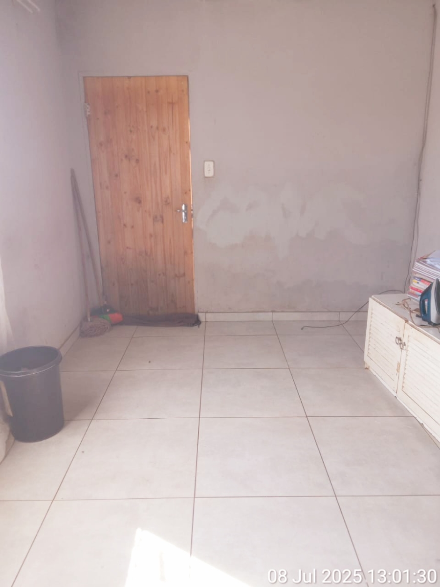 1 Bedroom Property for Sale in Bram Fischerville Gauteng