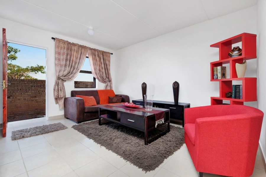To Let 2 Bedroom Property for Rent in Birch Acres Gauteng