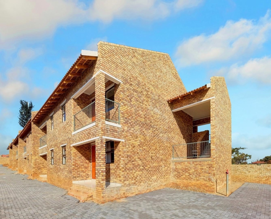 To Let 2 Bedroom Property for Rent in Birch Acres Gauteng