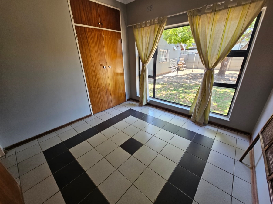 3 Bedroom Property for Sale in Verwoerdpark Gauteng