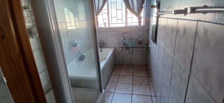 4 Bedroom Property for Sale in Wonderboom South Gauteng