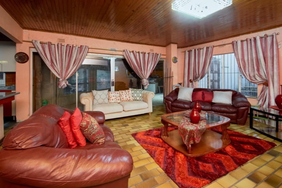 5 Bedroom Property for Sale in Kloofendal Gauteng