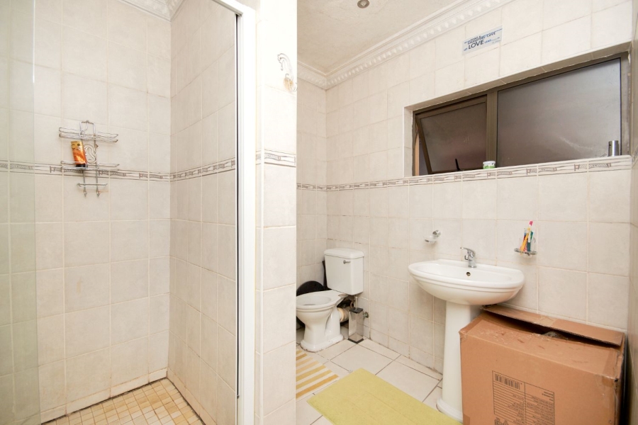5 Bedroom Property for Sale in Kloofendal Gauteng