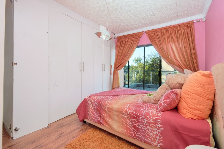 5 Bedroom Property for Sale in Kloofendal Gauteng
