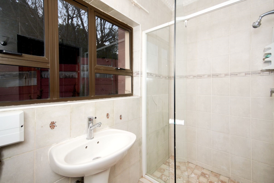 5 Bedroom Property for Sale in Kloofendal Gauteng