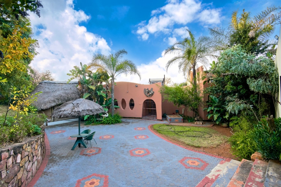 5 Bedroom Property for Sale in Kloofendal Gauteng