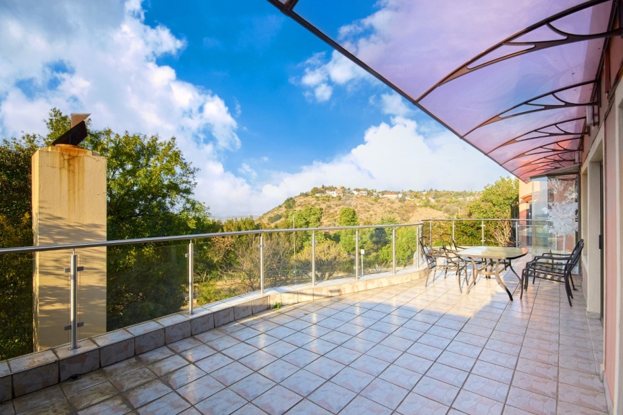 5 Bedroom Property for Sale in Kloofendal Gauteng