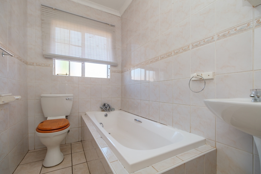 3 Bedroom Property for Sale in Fairland Gauteng