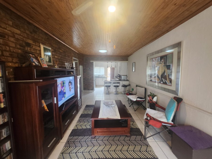 2 Bedroom Property for Sale in Albermarle Gauteng