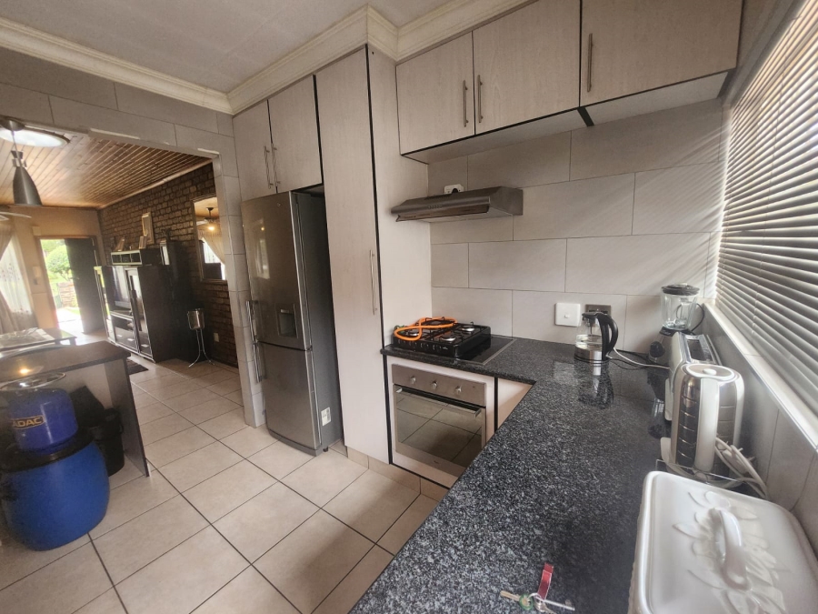 2 Bedroom Property for Sale in Albermarle Gauteng