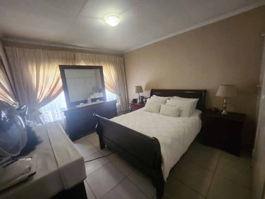 2 Bedroom Property for Sale in Albermarle Gauteng
