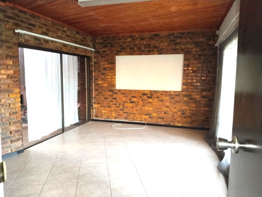 4 Bedroom Property for Sale in Pomona Gauteng