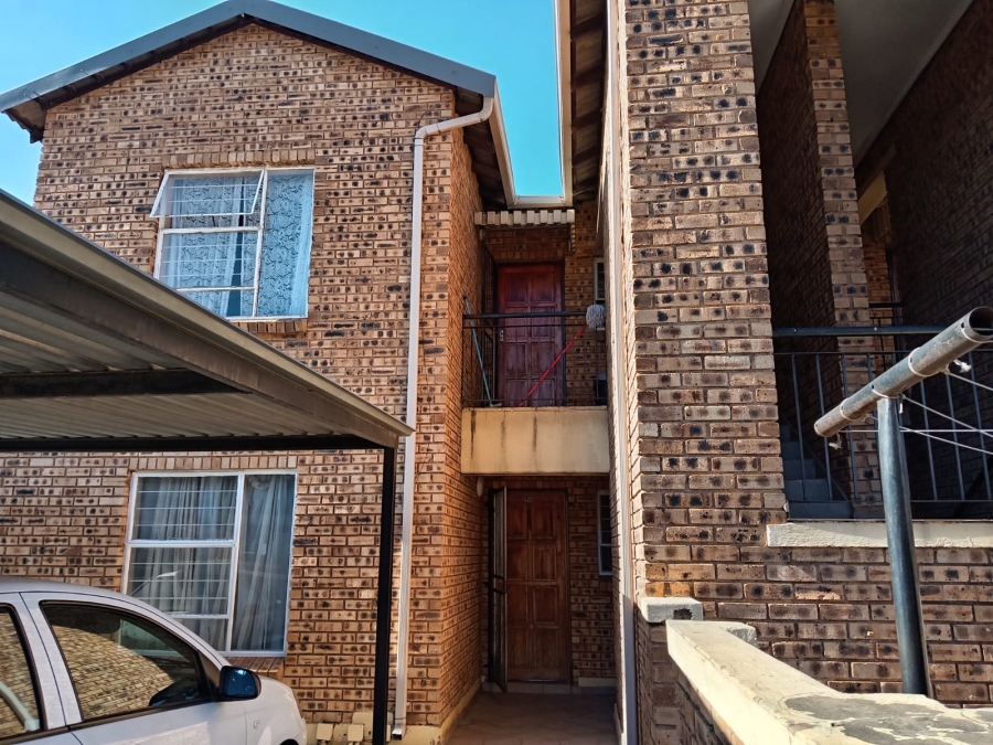 2 Bedroom Property for Sale in Honeydew Gauteng