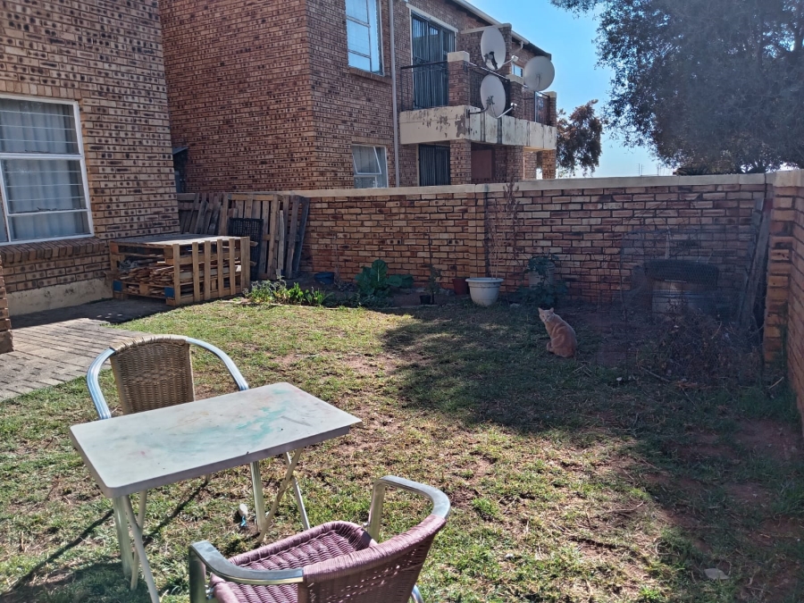 2 Bedroom Property for Sale in Honeydew Gauteng