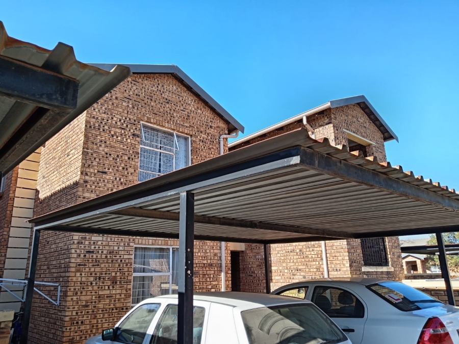 2 Bedroom Property for Sale in Honeydew Gauteng