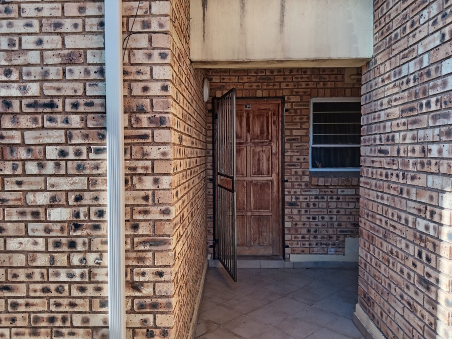 2 Bedroom Property for Sale in Honeydew Gauteng