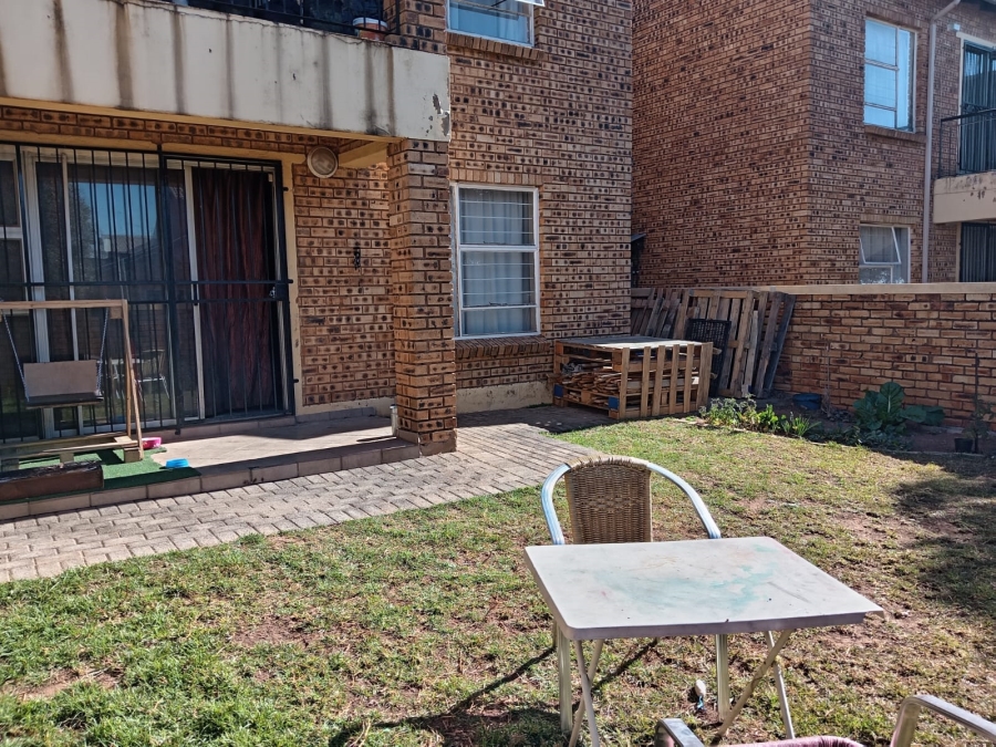 2 Bedroom Property for Sale in Honeydew Gauteng