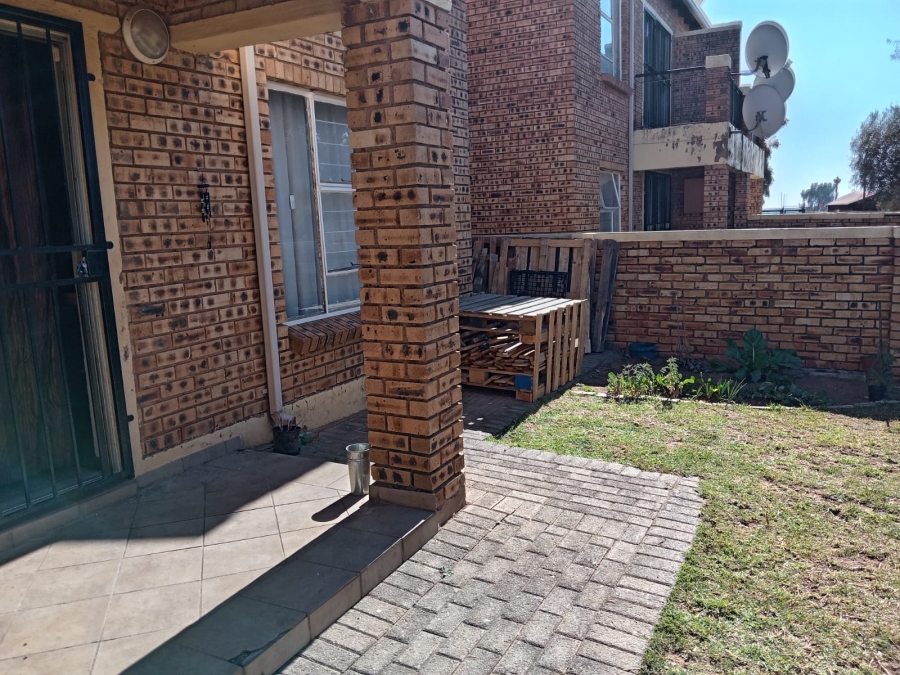 2 Bedroom Property for Sale in Honeydew Gauteng