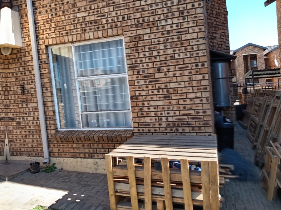 2 Bedroom Property for Sale in Honeydew Gauteng