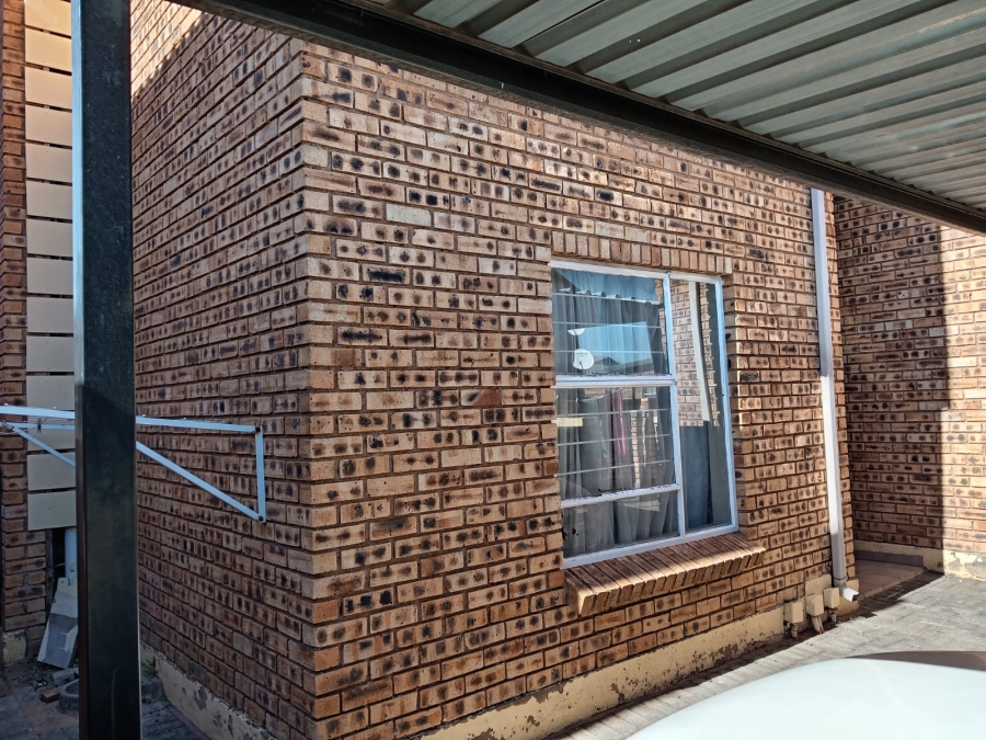 2 Bedroom Property for Sale in Honeydew Gauteng