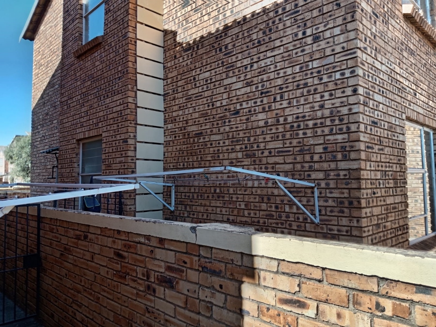 2 Bedroom Property for Sale in Honeydew Gauteng