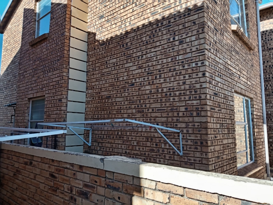 2 Bedroom Property for Sale in Honeydew Gauteng