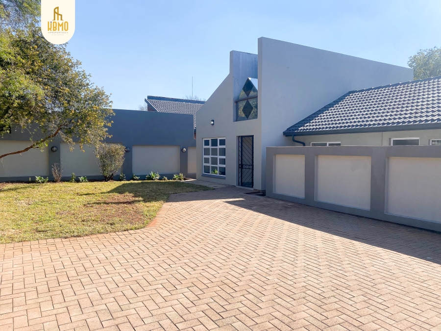 5 Bedroom Property for Sale in Wierda Park Gauteng
