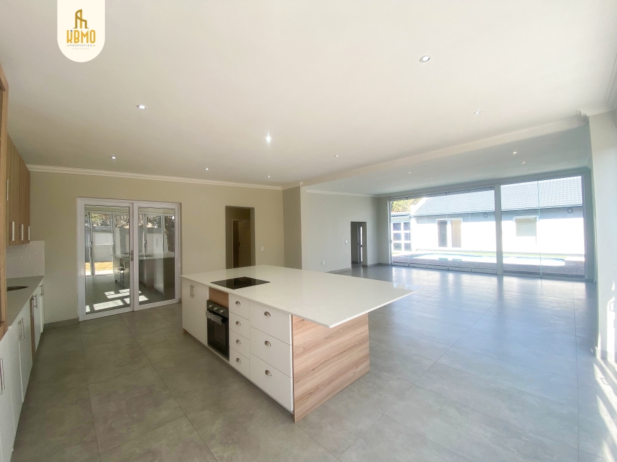 5 Bedroom Property for Sale in Wierda Park Gauteng