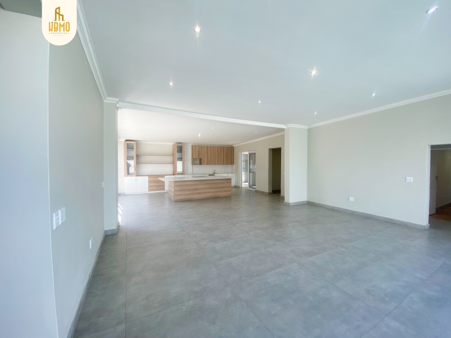 5 Bedroom Property for Sale in Wierda Park Gauteng