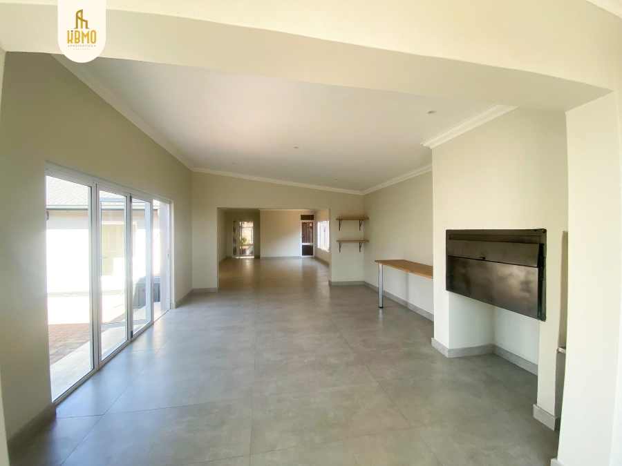 5 Bedroom Property for Sale in Wierda Park Gauteng