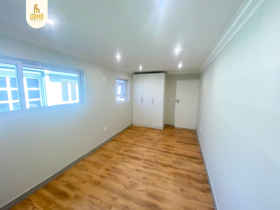 5 Bedroom Property for Sale in Wierda Park Gauteng