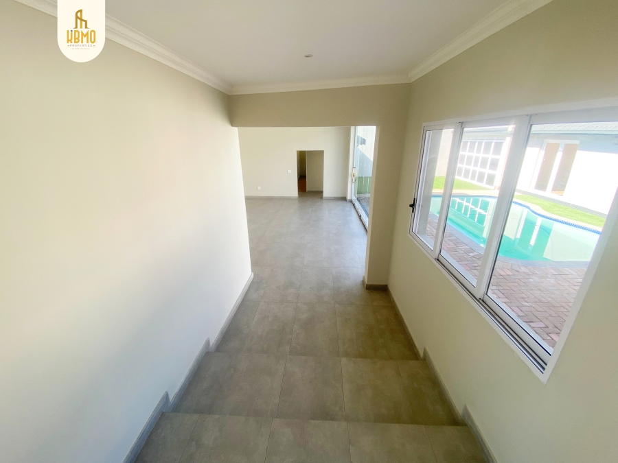 5 Bedroom Property for Sale in Wierda Park Gauteng