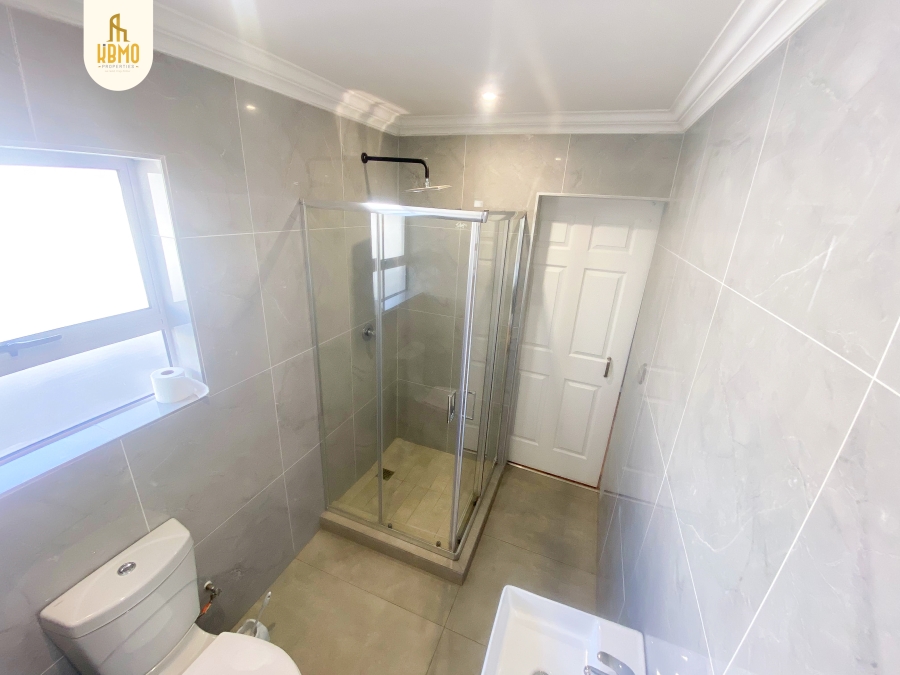 5 Bedroom Property for Sale in Wierda Park Gauteng